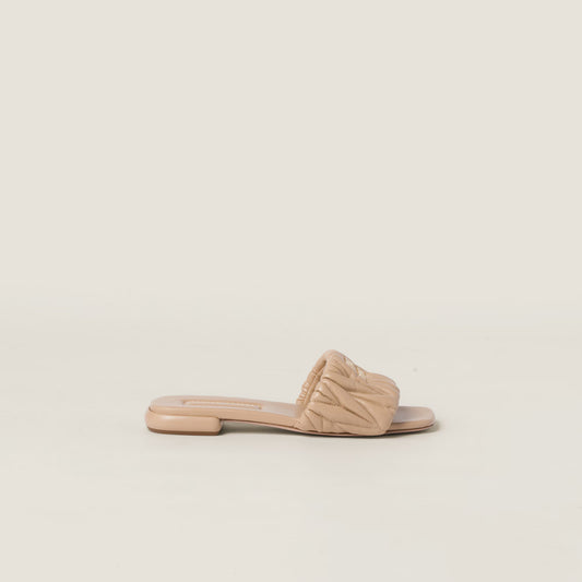 Mules en cuir nappa matelassé Beige Sable