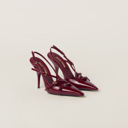 Sandales à bride arrière et boucles en cuir verni Carmin