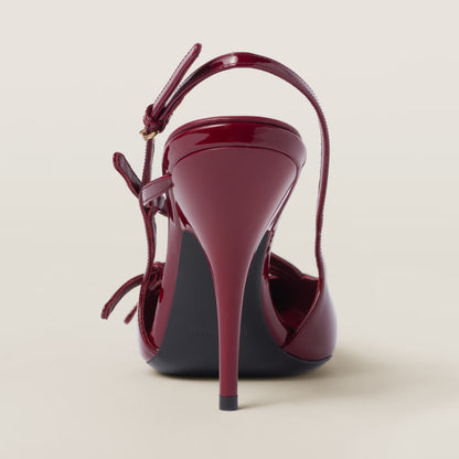 Sandales à bride arrière et boucles en cuir verni Carmin
