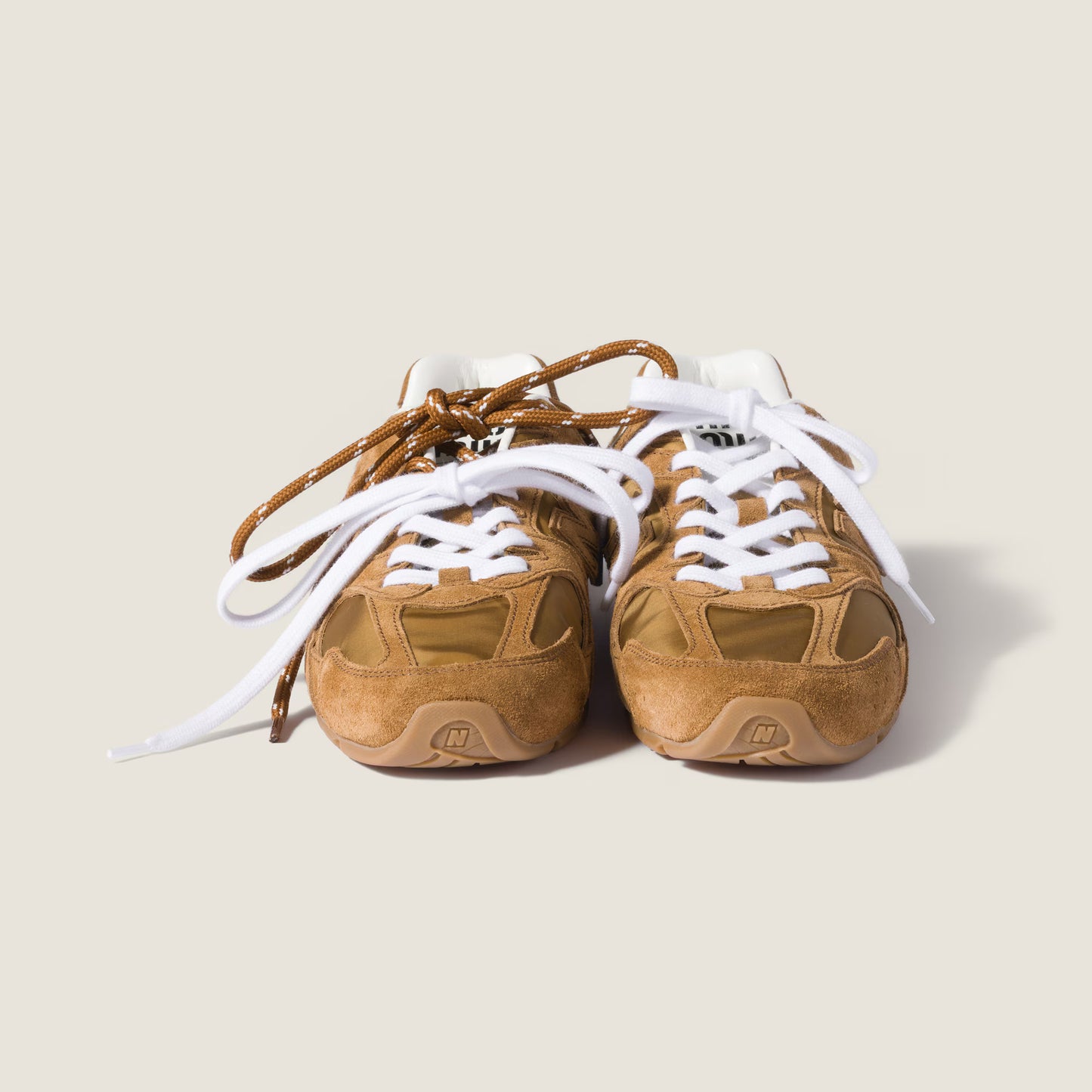 Baskets 530 SL New Balance x Miu Miu en tissu technique et daim Beige